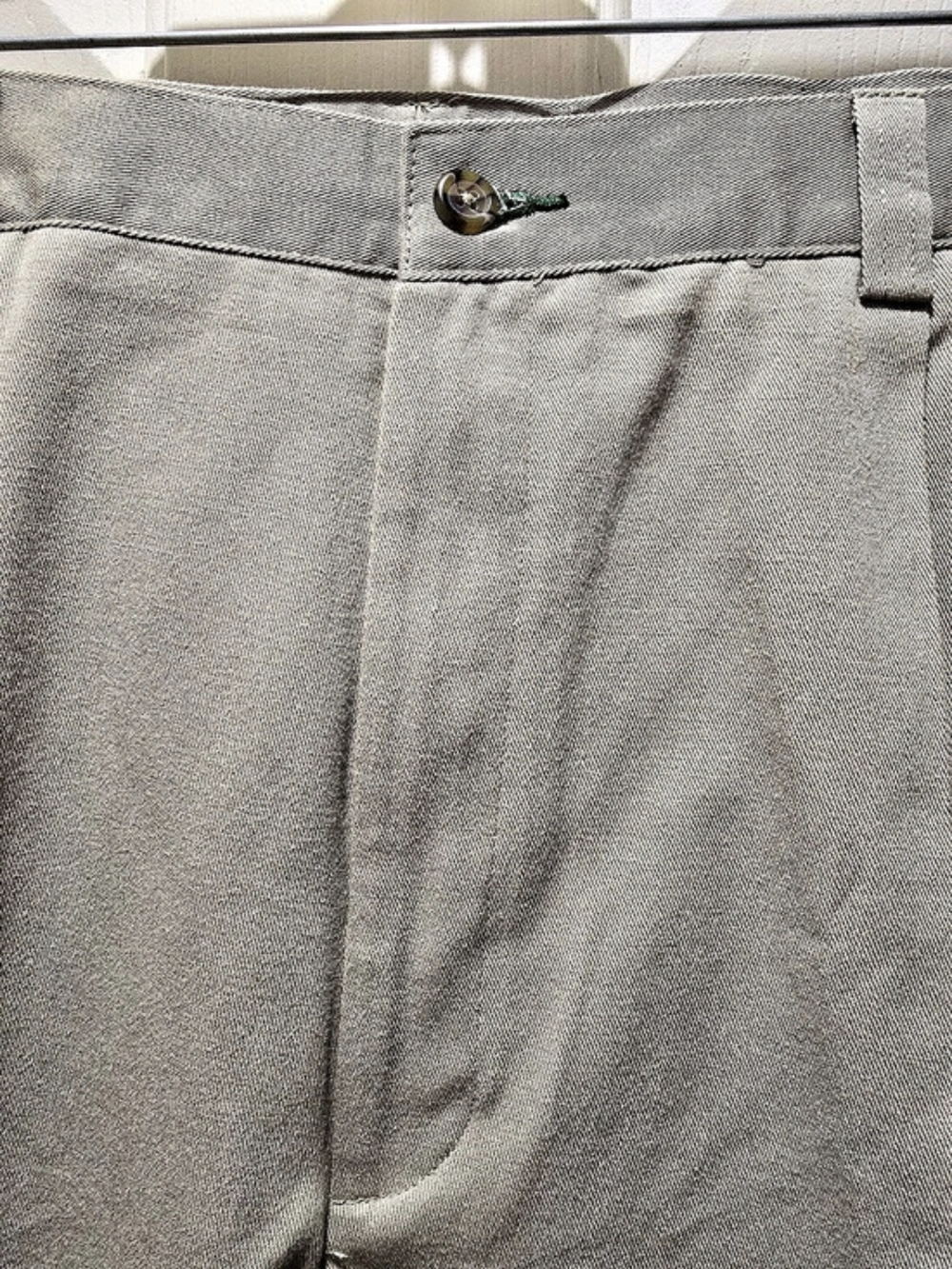 Tommy Hilfiger Tommy Khakis Wrinkle Resistant Chino Pants Beige Waist 40 x 32